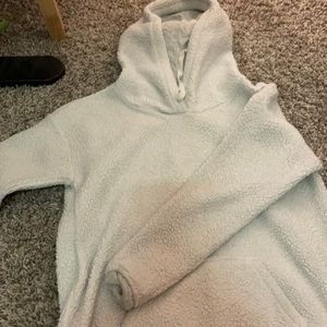 White sherpa, old navy hoodie